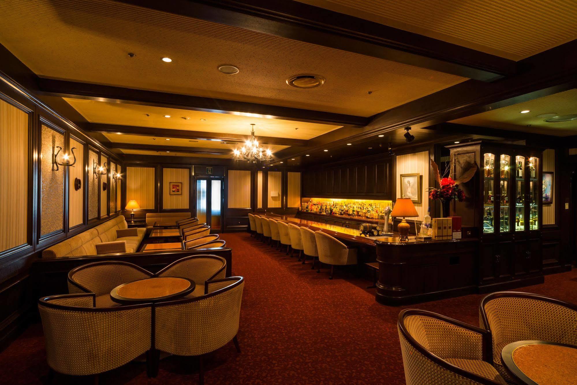The Crown Palais New Hankyu Kochi Extérieur photo