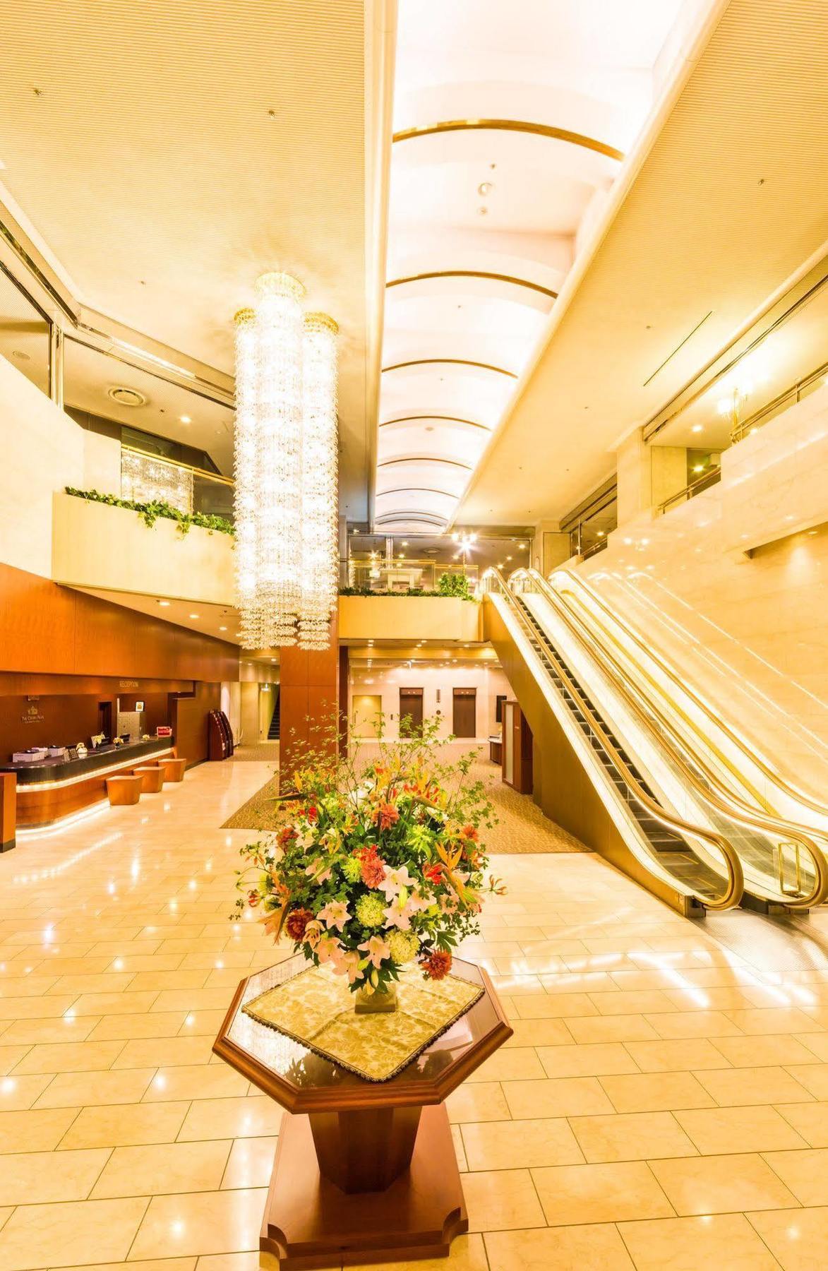 The Crown Palais New Hankyu Kochi Extérieur photo